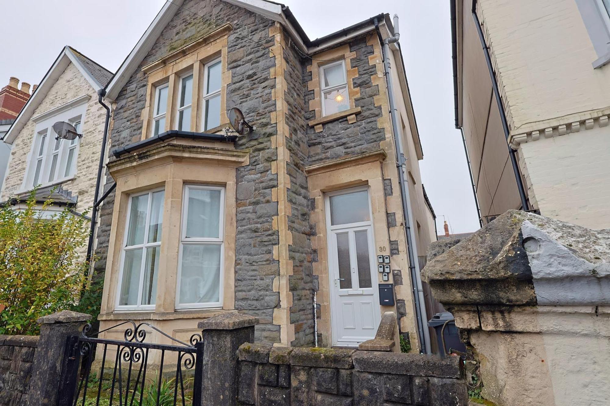 Cardiff City Guesthouse, Central Rooms, Fast Wi-Fi, On-Street Parking Exterior photo